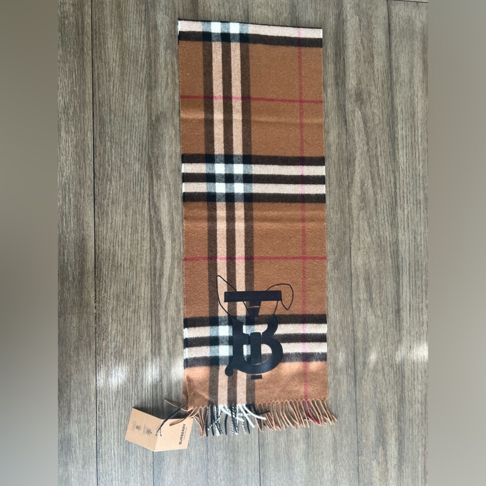 Burberry Embroidered Rabbit Check Cashmere Scarf - Picture 5 of 11